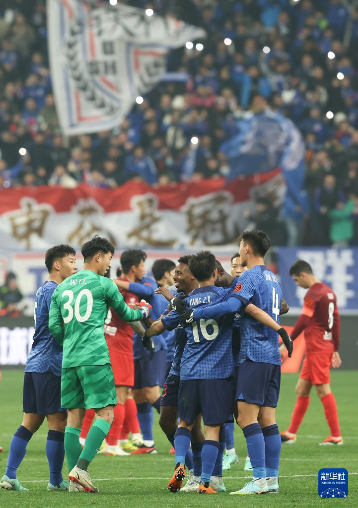 上海申花踢进五个进球，豪取胜利迎来胜利的简单介绍